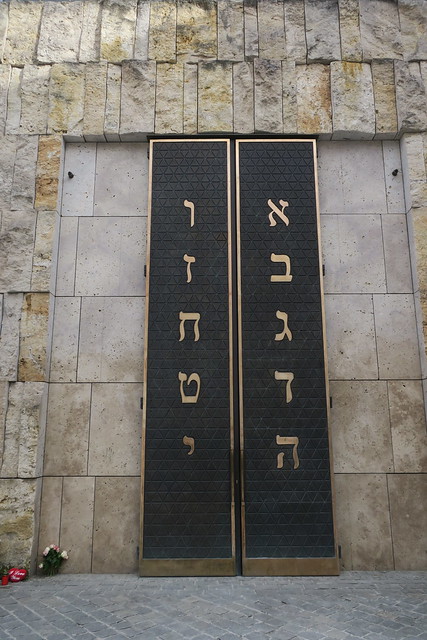 Ohel Jakob synagogue