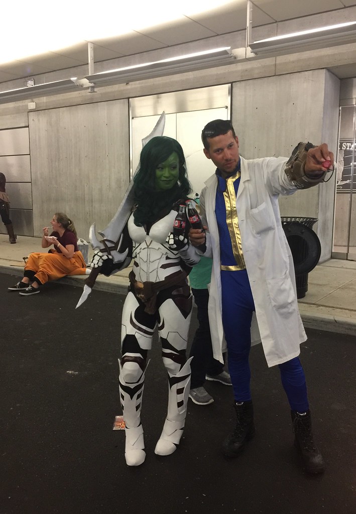 NYCC 2017 Cosplay of Gamora and Fallout Vault Dweller
