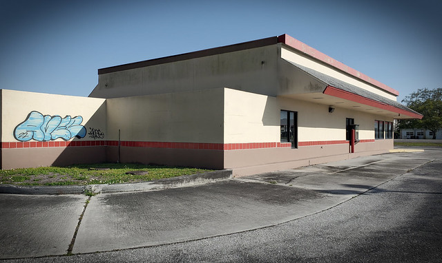 Vacant Burger King at 585 US-27 | Moore Haven, FL