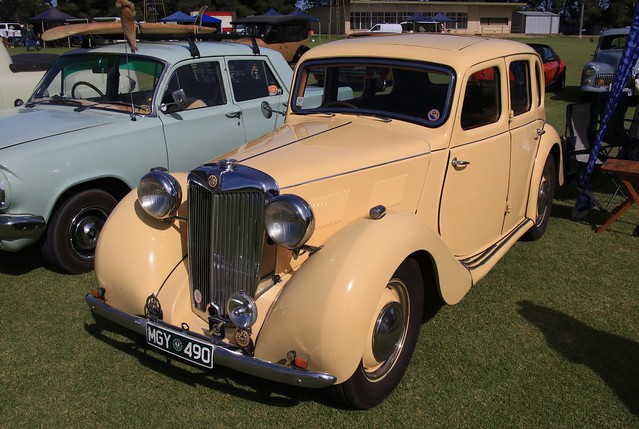 1949 MG Y sedan