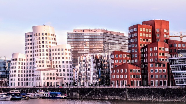 Gehry Häuser im Düsseldorfer Medienhafen