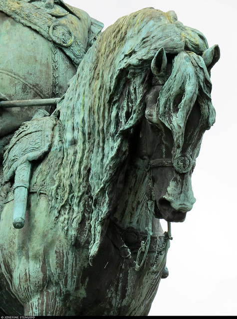 20220531_08 Statue of a horse (& king Karl X Gustav, who lived 1622-1660) in Malmö, Skåne, Sweden