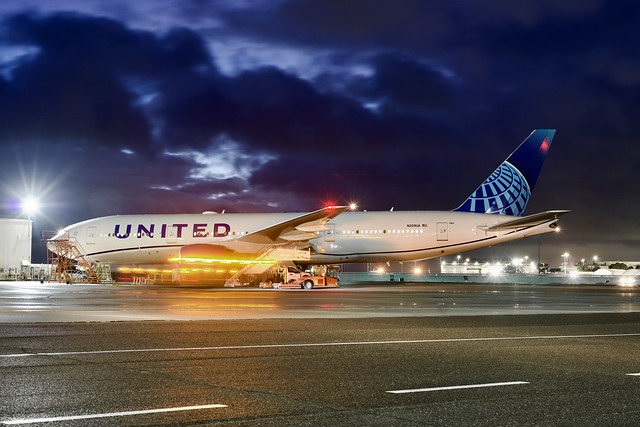 1999 United Airlines Boeing 777 N209UA c/n 30215 PW4090 engines. San Francisco International Airport 2024.