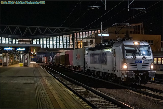 Metrans Cargo Vectron 383.417 Passing thru Poprad Tatry with a Container service