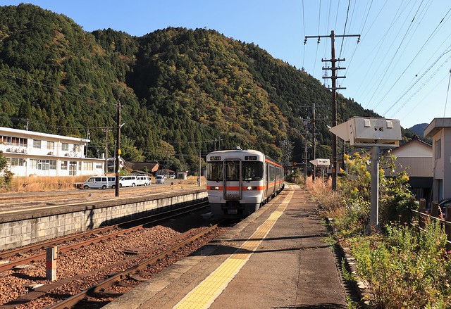 高山行き普通列車