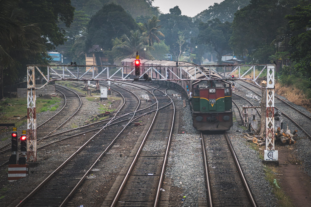Sri Lanka Railways : Maradana - Class M6 locomotive