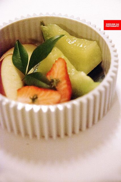 Petit Four : Japanese Fruits (Apple, Strawberry & Honeydew)
