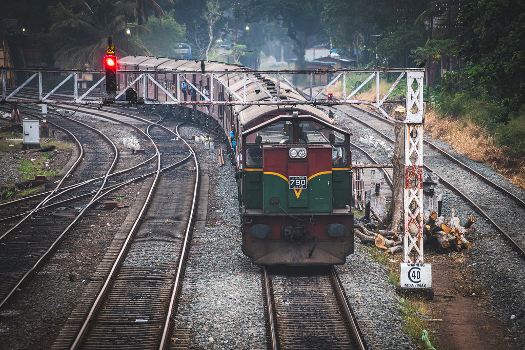 Sri Lanka Railways : Maradana - Class M6 locomotive