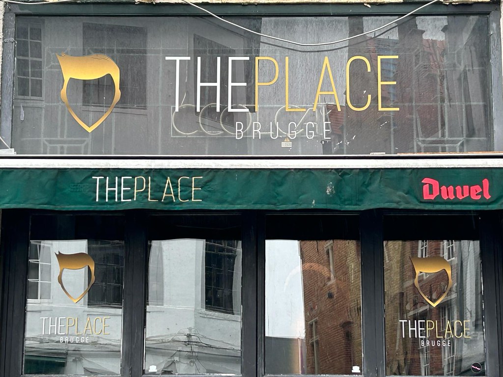The Place: Club en Brujas