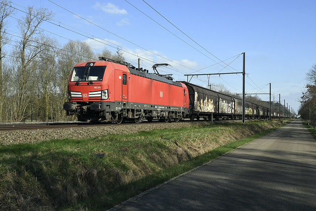 193 311 DB Cargo + freight train 42500, Testelt, 04/03/2024