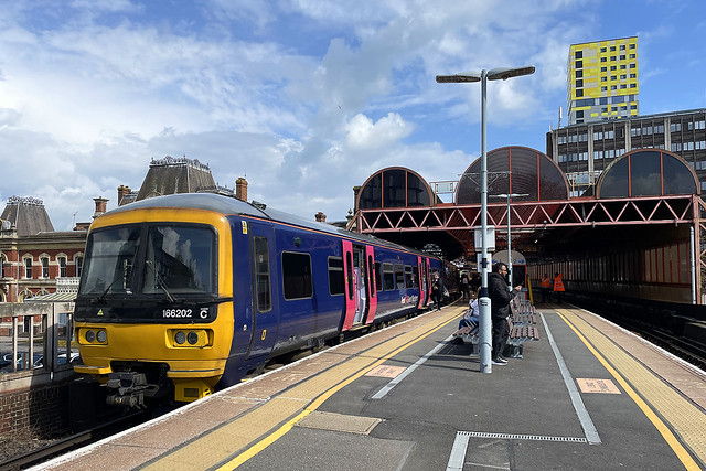 166202 & 165132, Portsmouth & Southsea, April 24th 2023