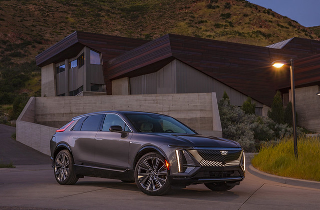 2024 Cadillac LYRIQ EV SUV: GM's Electrified Luxury Expansio