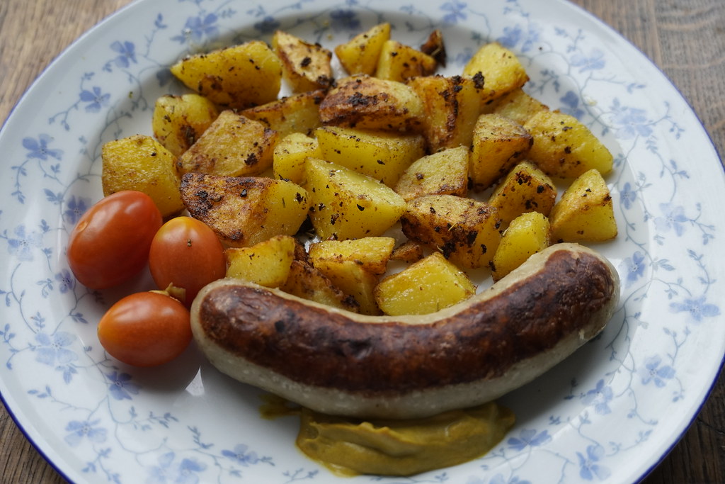 Thüringer Rostbratwurst mit Bratkartoffeln