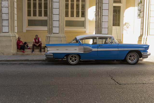 Esperando a clientes - Gente de Cuba