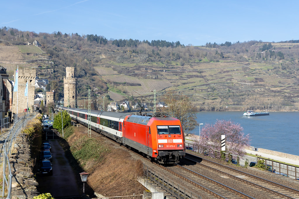 Fernverkehr am Rhein