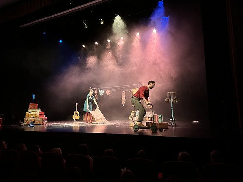 Theater Lapstok “ op notenjacht “ te Sleidinge 1a en 2a