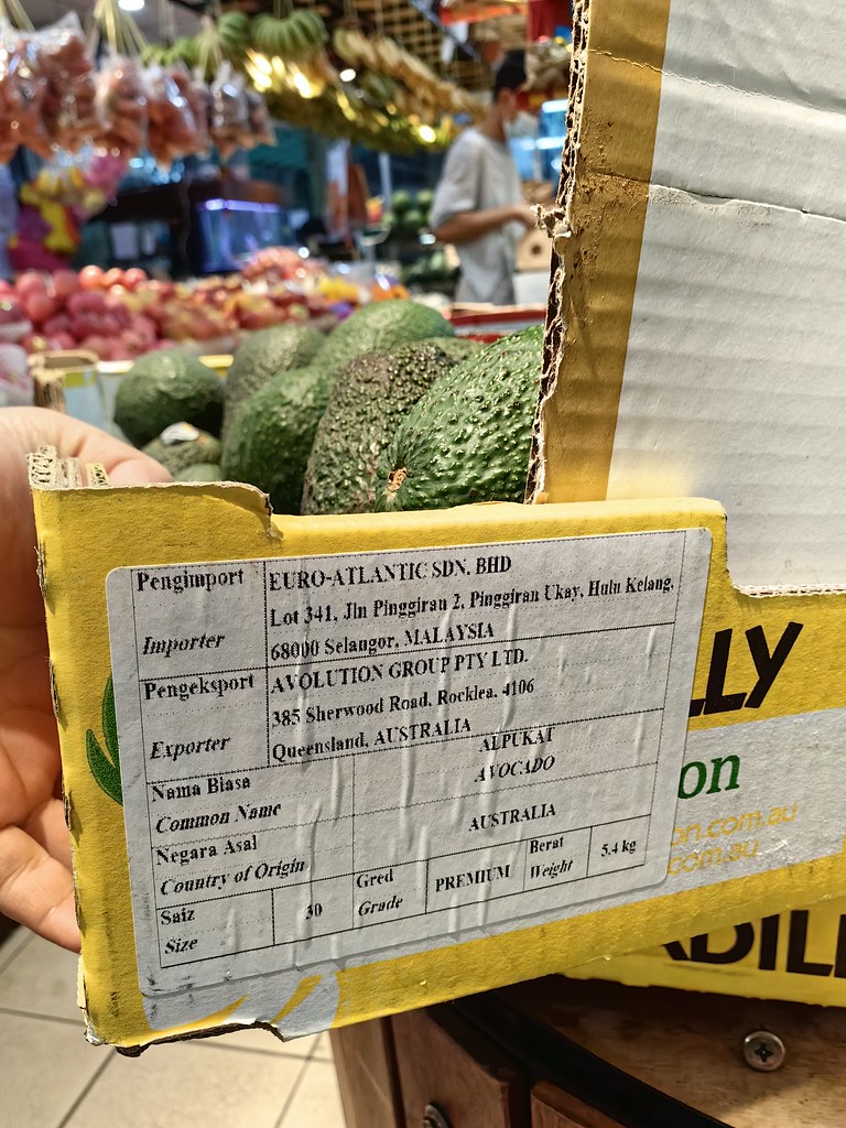 澳洲酪梨 Australia Avocado(4) rm$20 @ 223 Fruit Shop in Puchong Puteri Mart Market