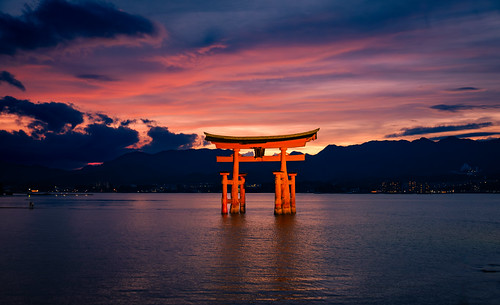 Great Torii 大鳥居 by banzainetsurfer, Miyajima Island, Hiroshima Prefecture, Japan
日本広島県宮島町アジア 日本 本州 中国地方 広島県 宮島町 宮島 厳島 厳島神社 神社 町 asia jap