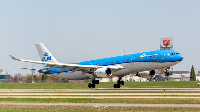 KLM-Royal Dutch Airlines: Airbus A330-303: PH-AKB