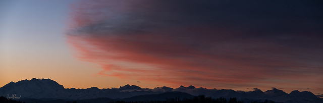 Il Monte Rosa, le montagne e il cielo al  tramonto