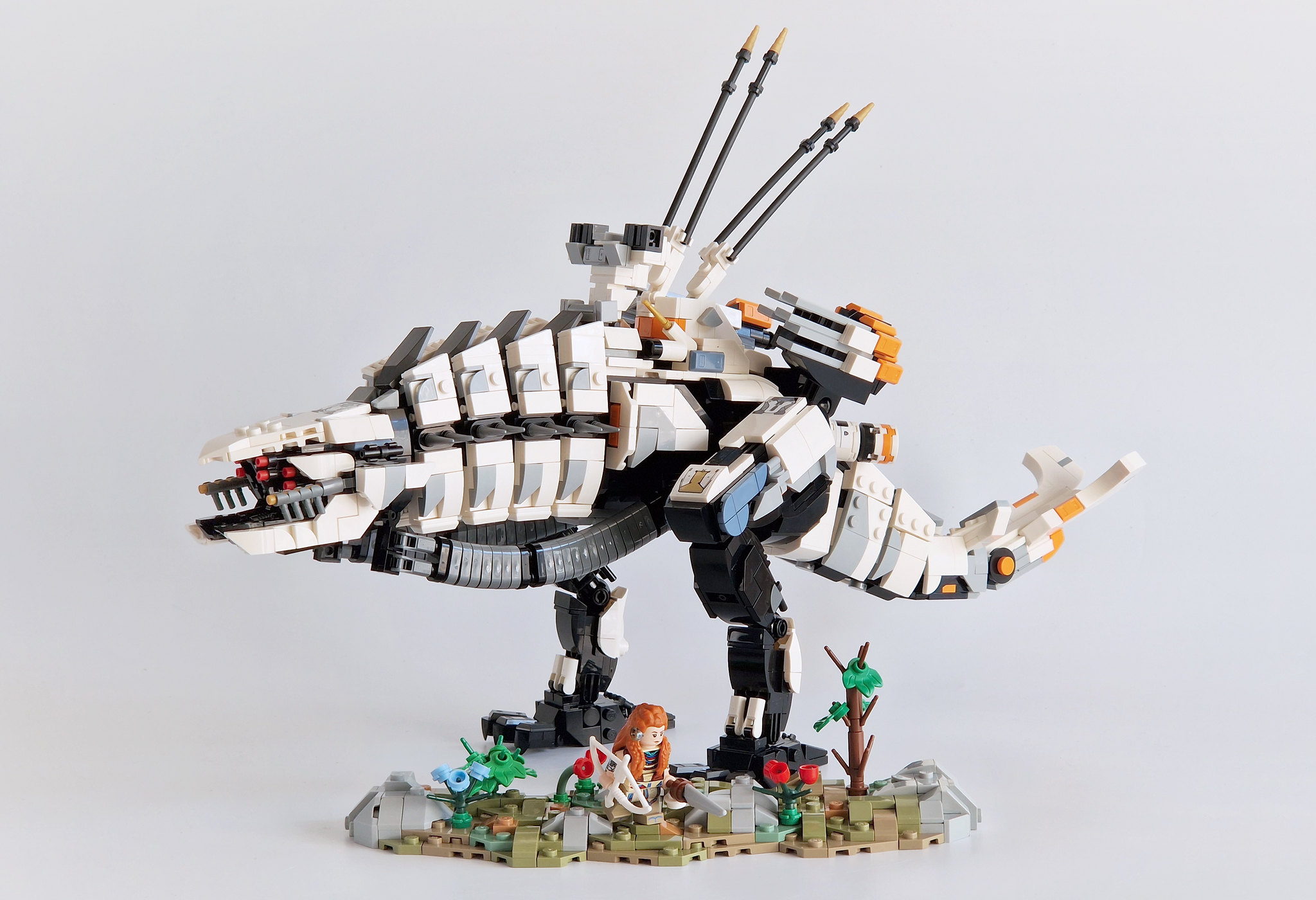 Thunderjaw MOC by Edge of Bricks