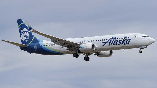 Alaska Airlines Boeing 737-990(WL) N285AK