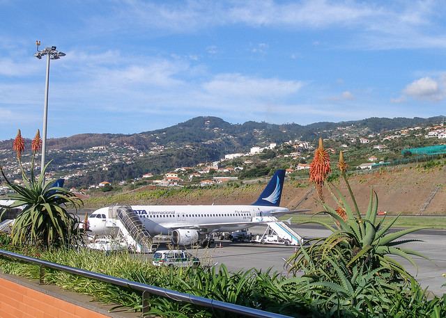 Madeira Airport (FNC), October 2009