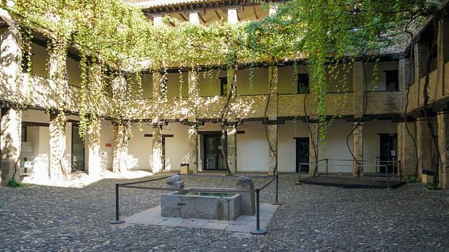 Corral del Carbón - A 14th Century Inn & Warehouse