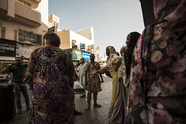 Ženy oblečené v hidžábu, ulice v Dubaji--Women wearing hidjab in the street of Dubai, UAE