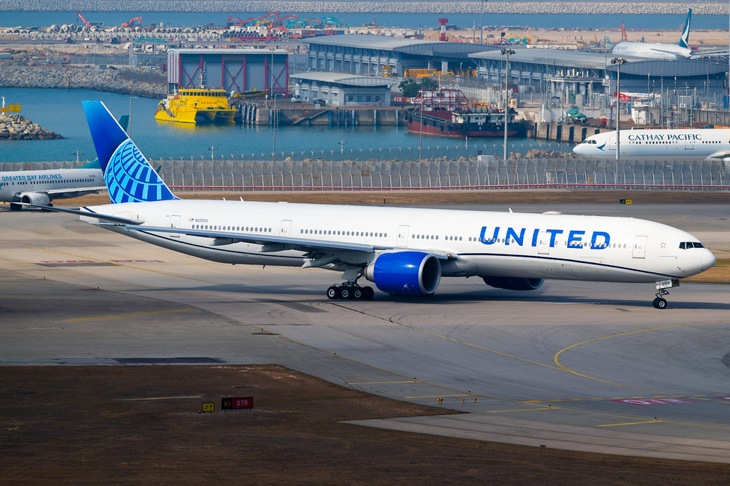 United Airlines | Boeing | 777-300(ER) | N2250U
