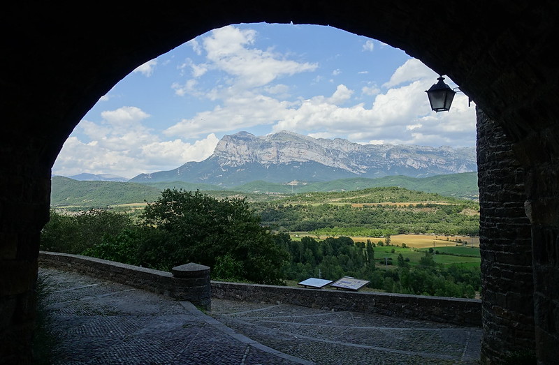 Aínsa (Huesca). Una parada imprescindible de camino hacia los Pirineos. - De viaje por España (22)