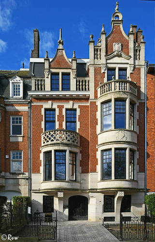 Square Vergote 43 (1909) -- Schaerbeek 1030 Brussels | by R. Van Wallendael