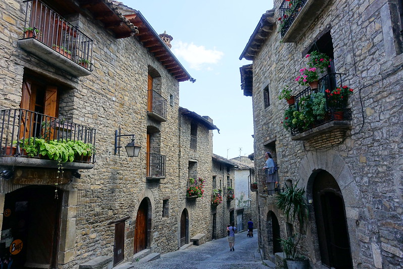 Aínsa (Huesca). Una parada imprescindible de camino hacia los Pirineos. - De viaje por España (16)