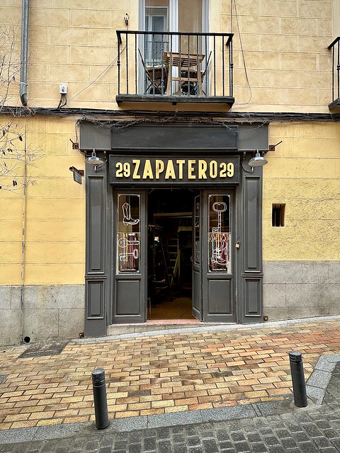 Zapatero. Calle del Escorial, Madrid