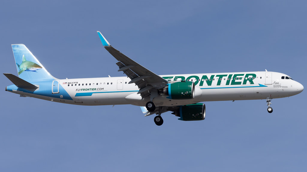 Frontier Airubs A321 (N637FR) wearing the 'Finn the Oceanic Whitetip Shark' livery, on final to MSP