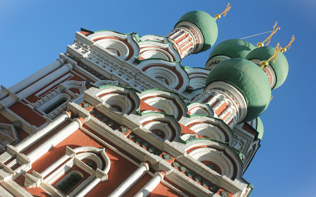 Russian Federation, Architecture of Holy Moscow, Emerald Cupolas of Church of the Holy Trinity in Nikitniki, Nikitnikov Lane, Kitai-Gorod, Tverskoy district. Православнаѧ Црковь.