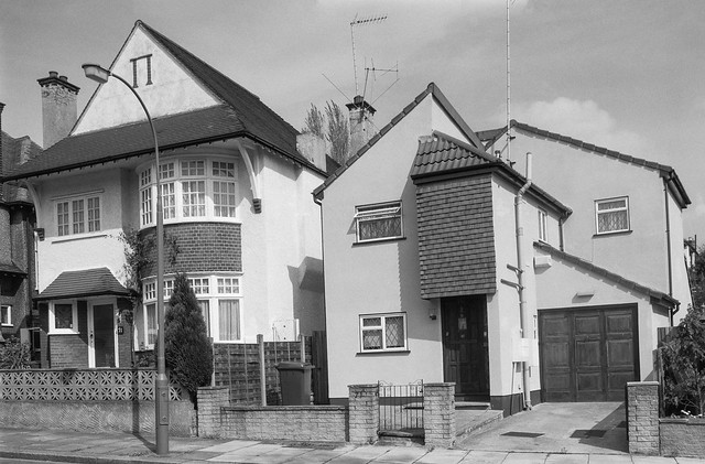 Houses, 71, 71a, Avondale Avenue, West Finchley, Barnet, 1994, 94-4y-24