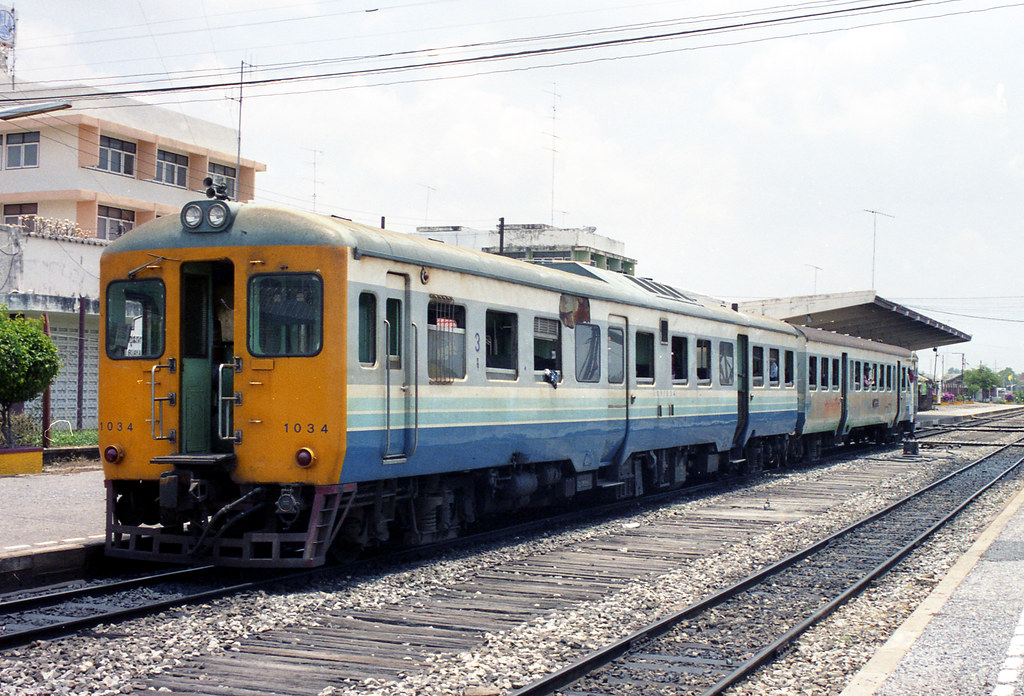 Thai Railways RHN Railcar no 1034 stands at Bua Yai May 2006