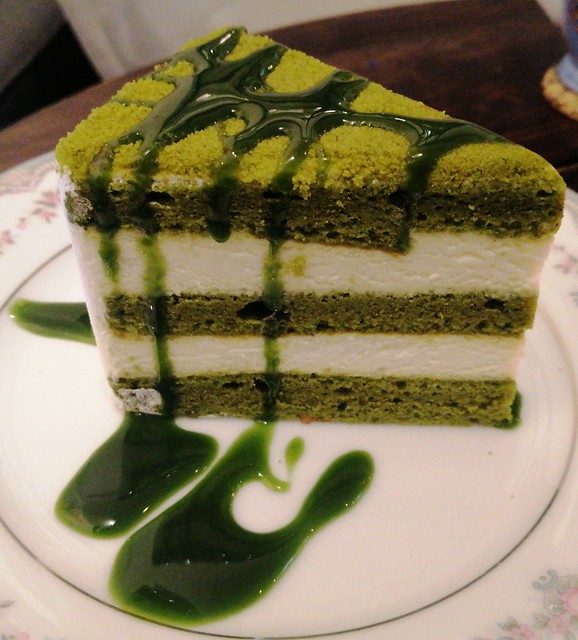 Dessert Green Cake