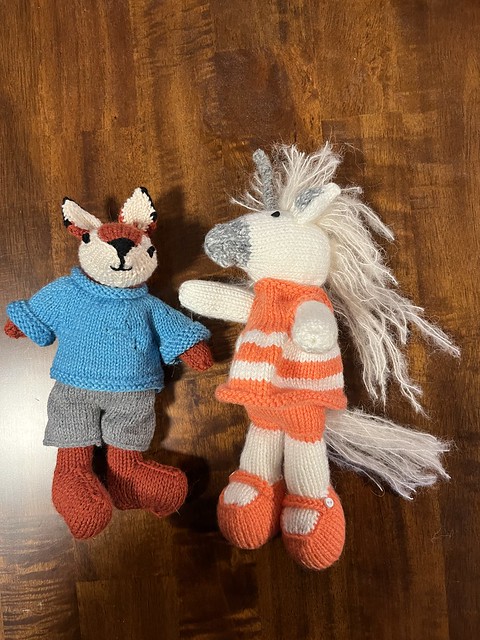 Gloria has been having fun knitting this Fox and Horse (Unicorn) by Julie Williams @littlecottonrabbits.
