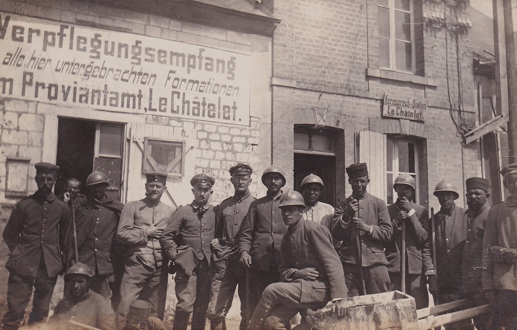 German soldiers and French prisoners of war in Châtelet, B… | Flickr