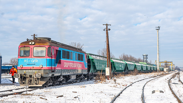DA 502 with a GFR freight train