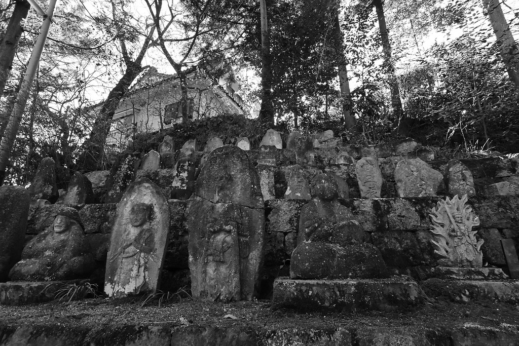 Stone statues in Nakano Fudouson Temple, Fukushima city 2023/04 No.1.