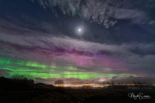The Northern Lights show begins in Akureyri
