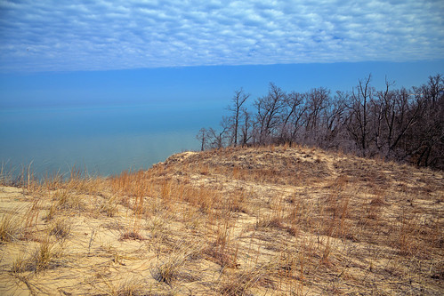 Above the Lake and Woods On the tallest dune overlooking Lake Michigan and the woods.
Indiana Dunes National Park
&lt;a href=&quot;https://tomgillphotos.blogspot.com/2024/03/high-above-lake.html&quot; rel=&quot;noreferrer nofollow&quot;&gt; Read more on my blog&lt;/a&gt;