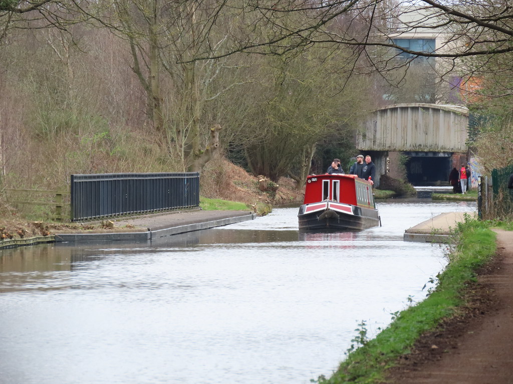 Narrowboat on the Worcester & Birmingham Canal in Selly Oak over the Ariel Aqueduct