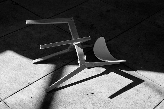 abandoned chair, Laguna St. SF