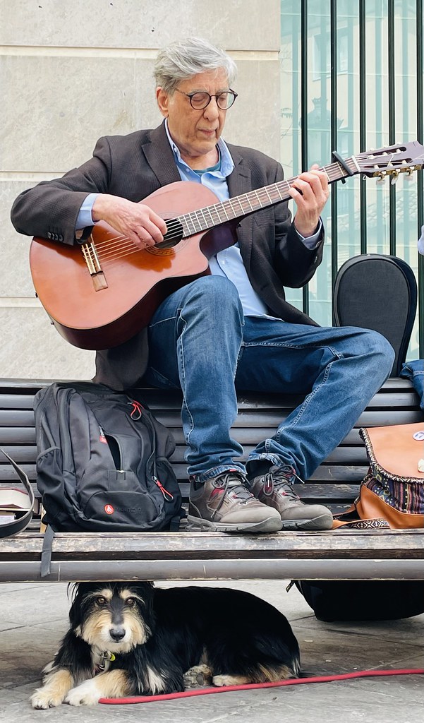 Carlos Andreoli, tocando tangos y milongas en Granada