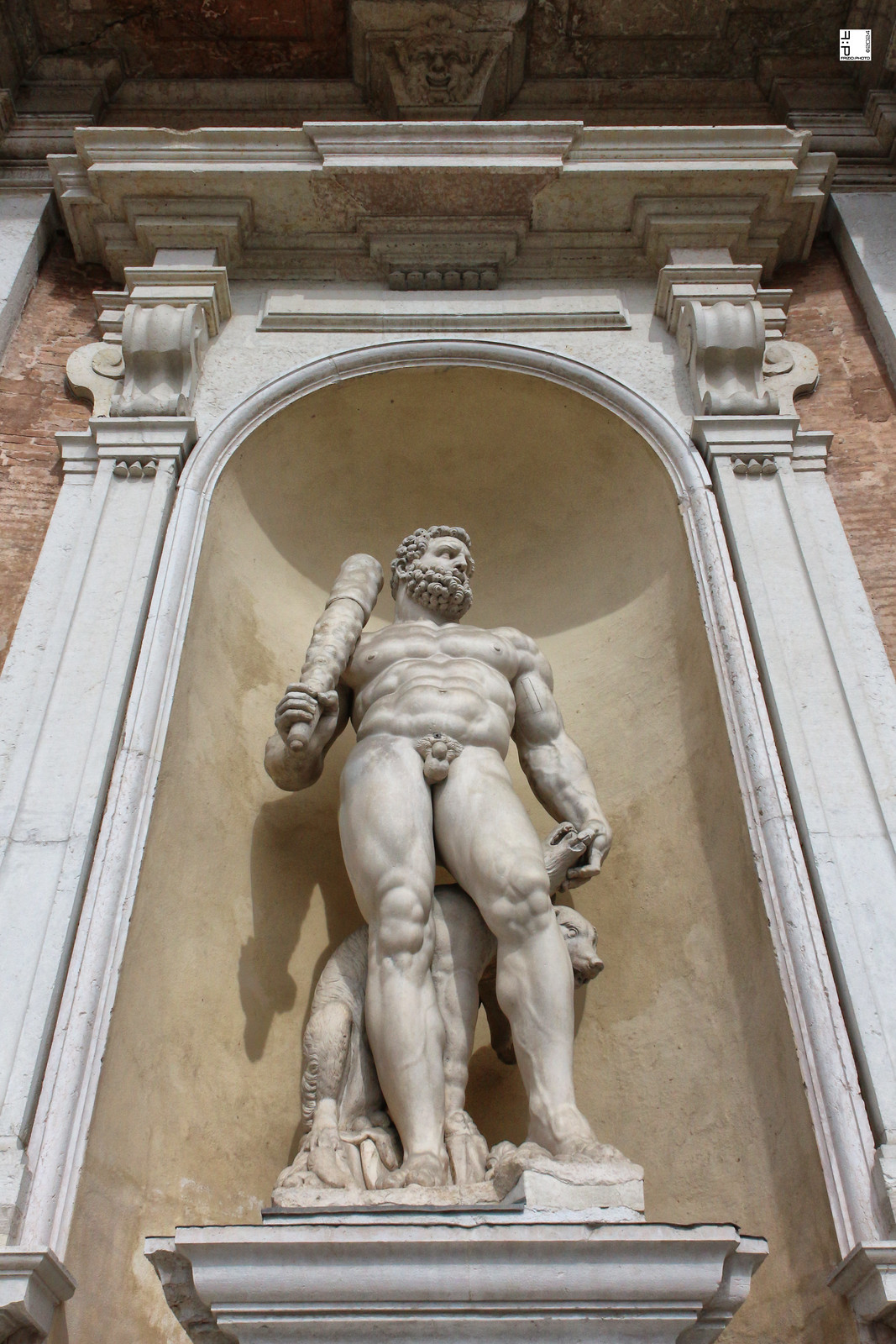 #a0740 Modena, statue ingresso Accademia Militare, ex Palazzo Ducale - Ercole