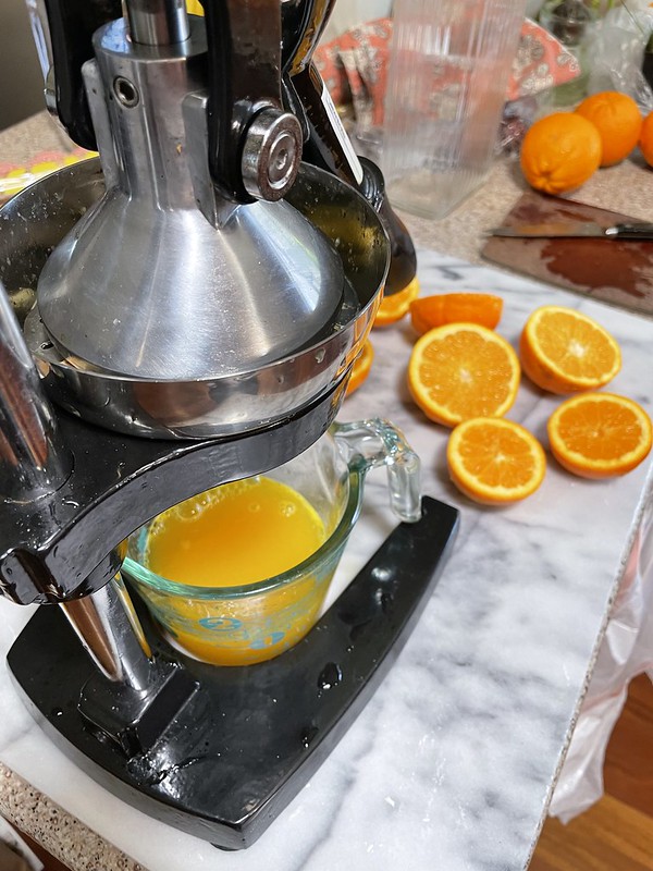 Making fresh orange juice